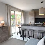 Apartment Le Village - Vj106 By Interhome Saint-Raphaël